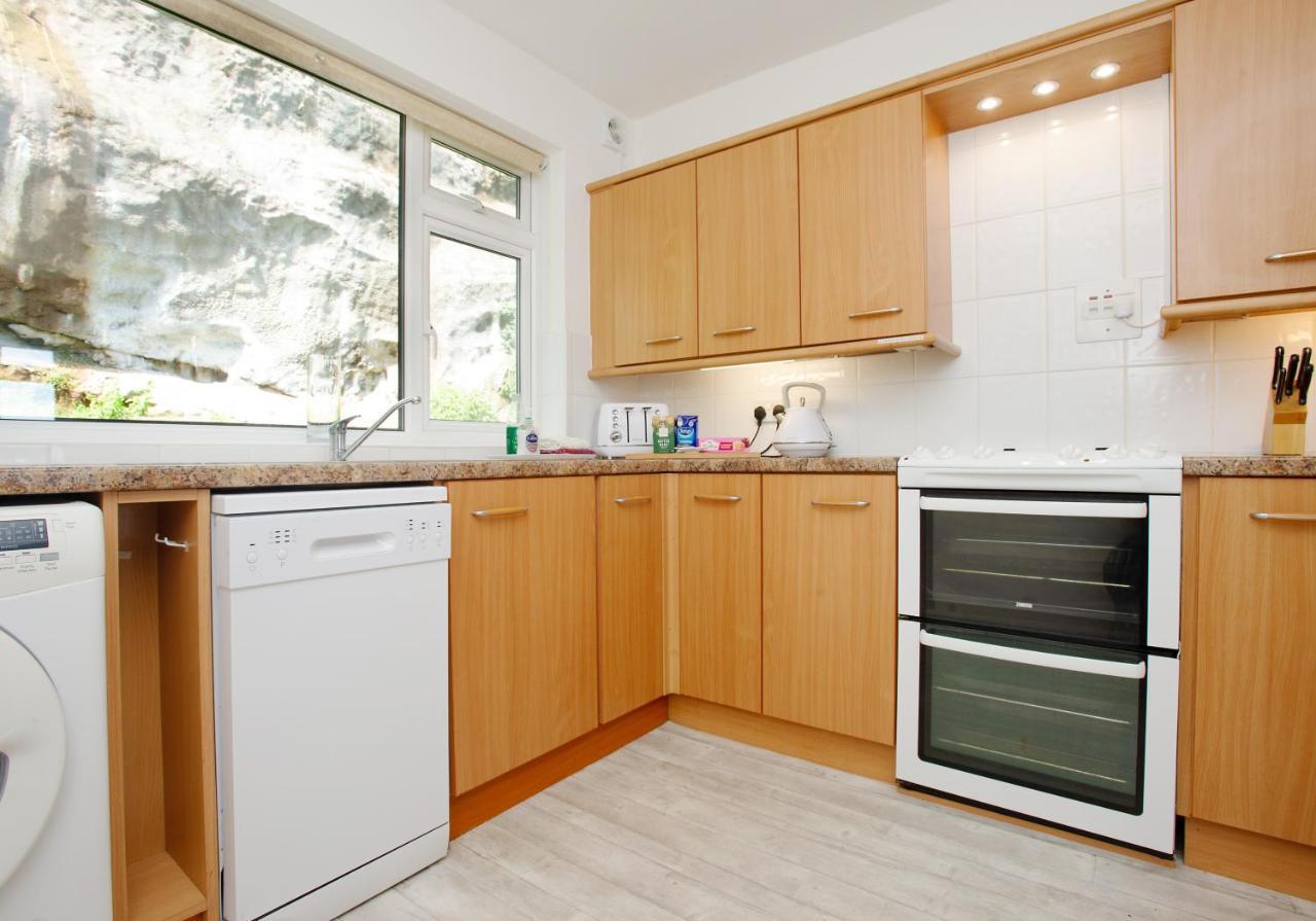 Harbour Apartment At 6 Dolphin Court With Parking Brixham Exterior foto