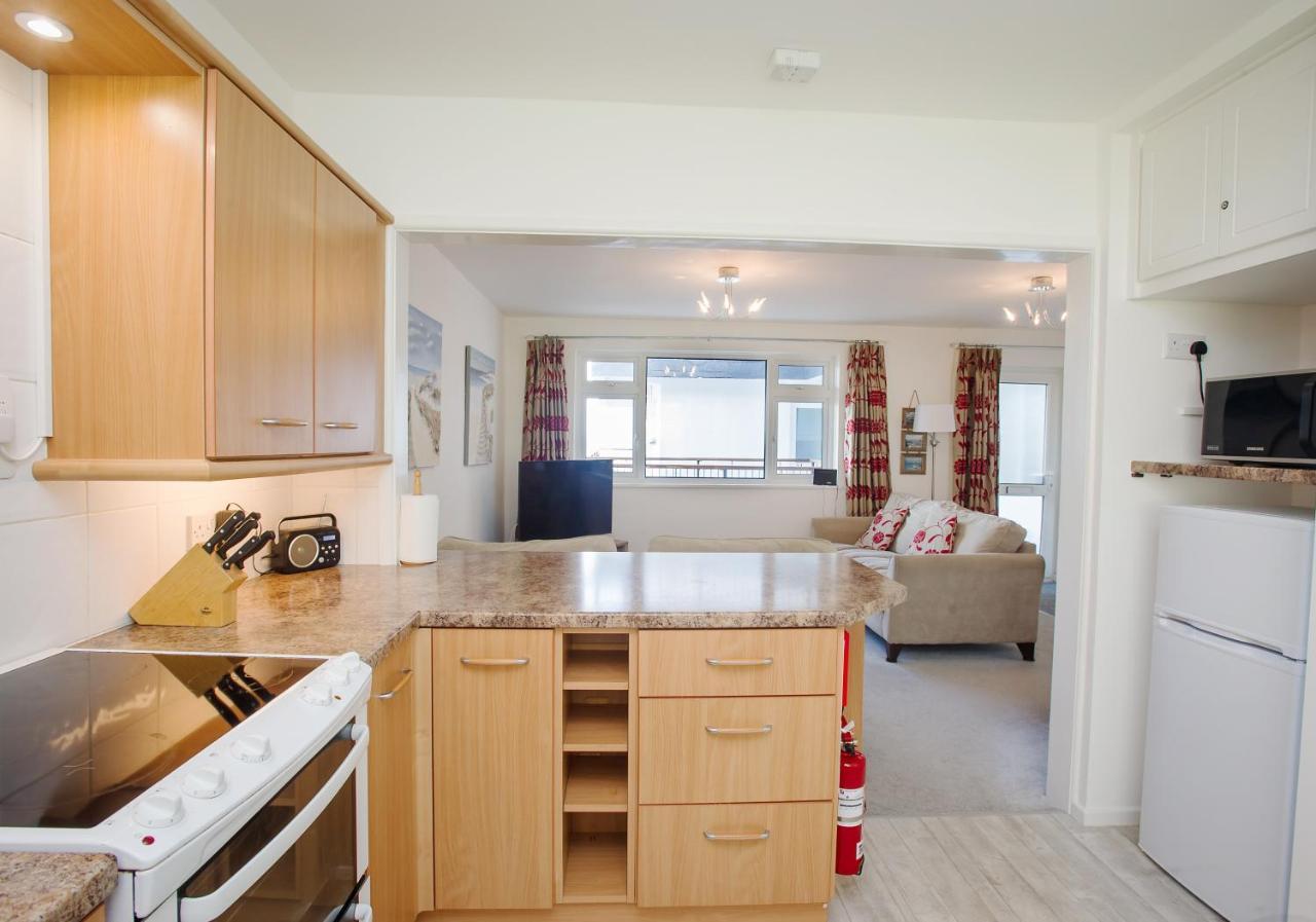 Harbour Apartment At 6 Dolphin Court With Parking Brixham Exterior foto